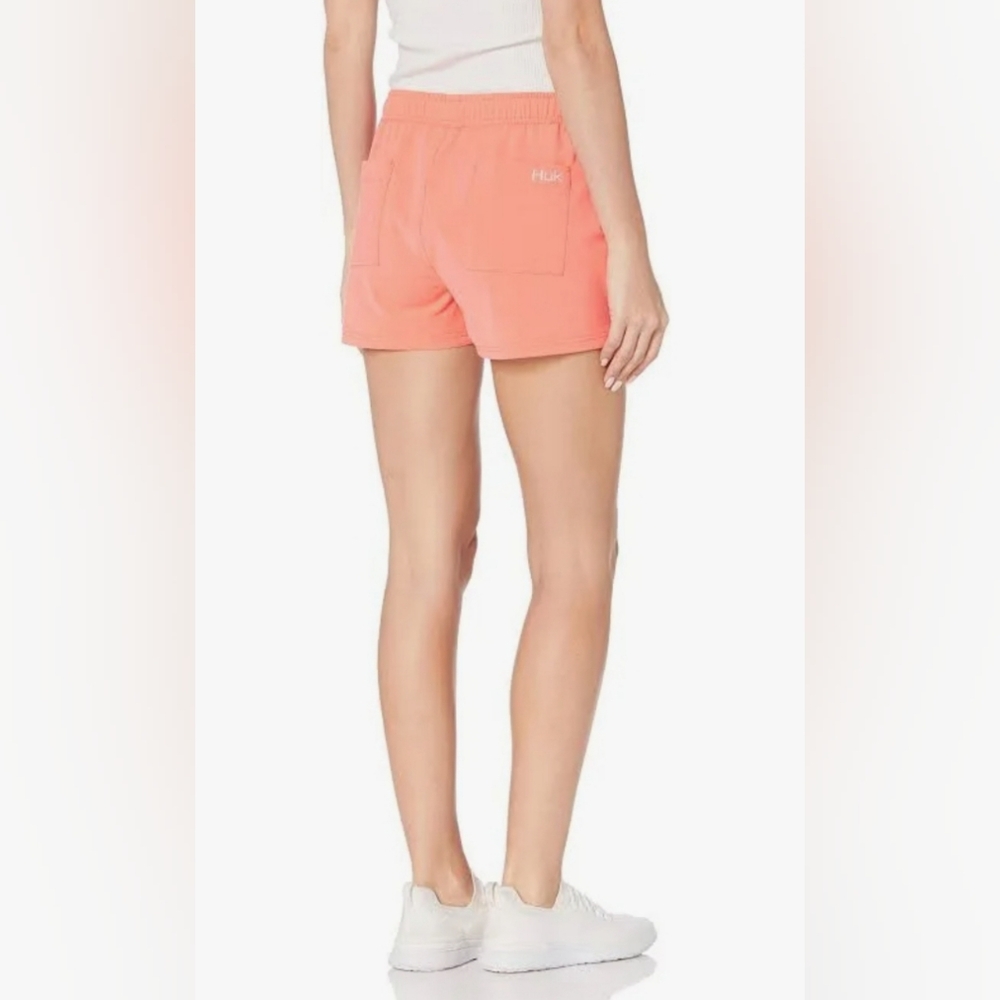 🔥NEW! Huk Athletic Women's Waypoint Short Shorts Sz Medium NWOT - Picture 5 of 8